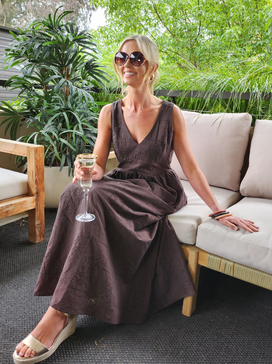 Maxi-Brown Effortless Summer Style: Chic and Simple Looks