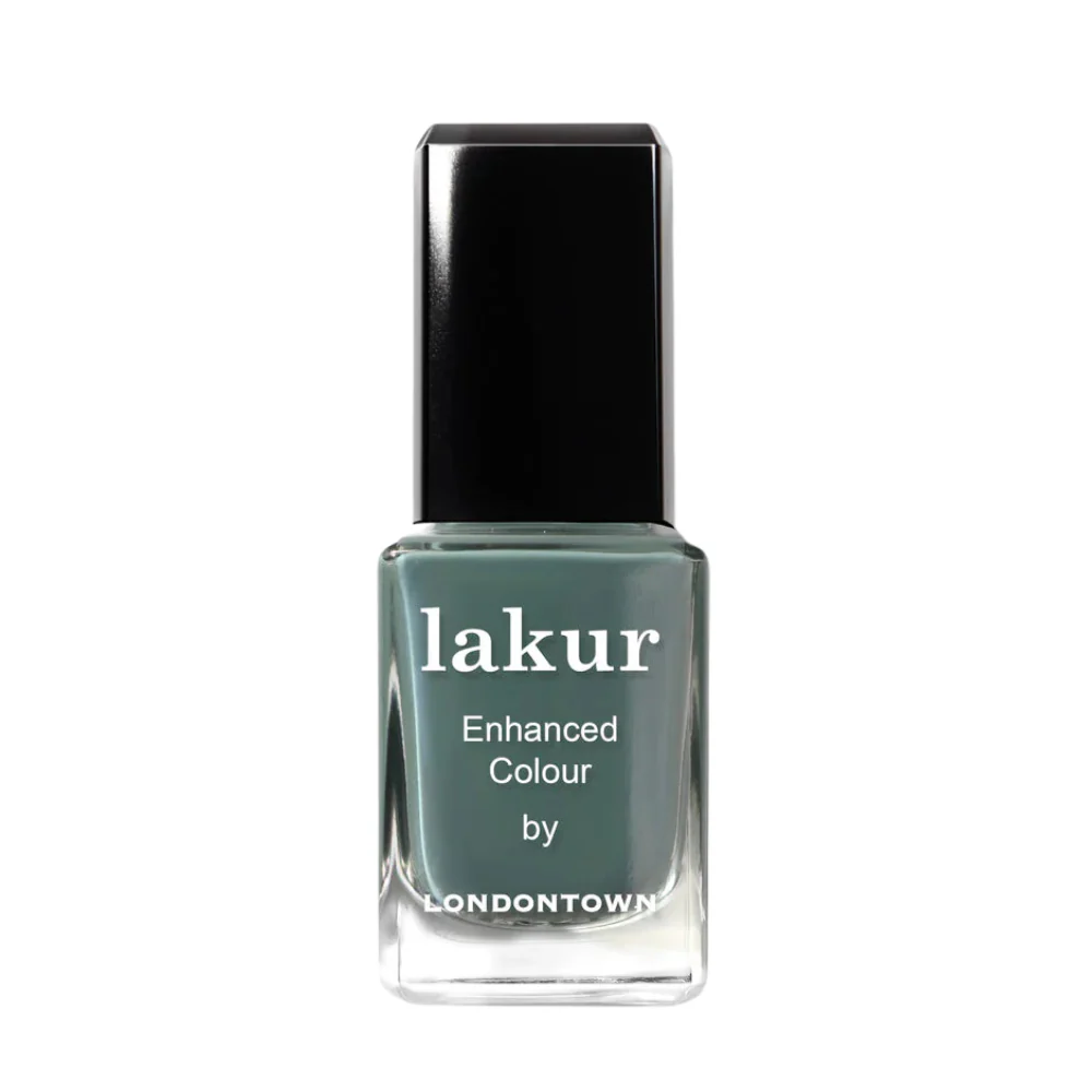 green 💅 Winter Nails, Warm Vibes: The 2025 Guide to Cold-Weather Colour & Care