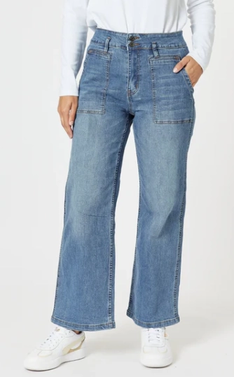 pants Travel Chic: Comfortable Clothing That Moves With You—from Bali to Byron Bay