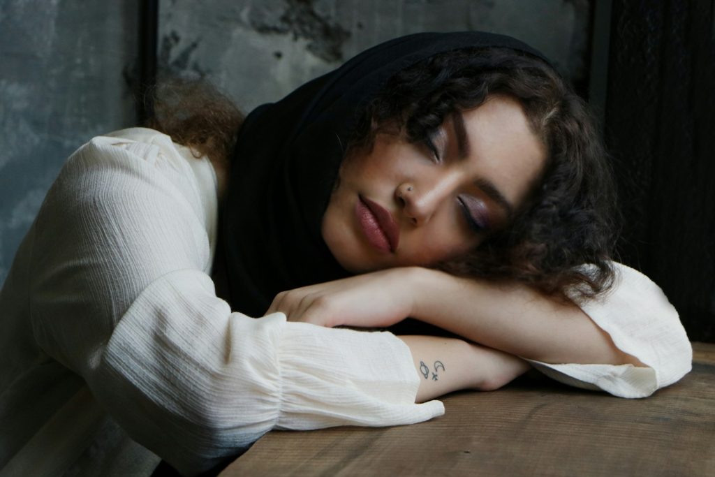 vsklsc9ee1s-1024x683 Burnout in Love: How Relationship Burnout Impacts Women's Mental Health